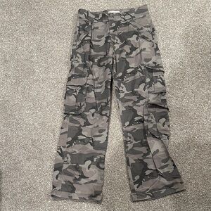 Abercrombie & Fitch Wide Leg Camo Cargo Pants-4